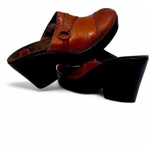 Clarks Women's Brown and Tan Clogs